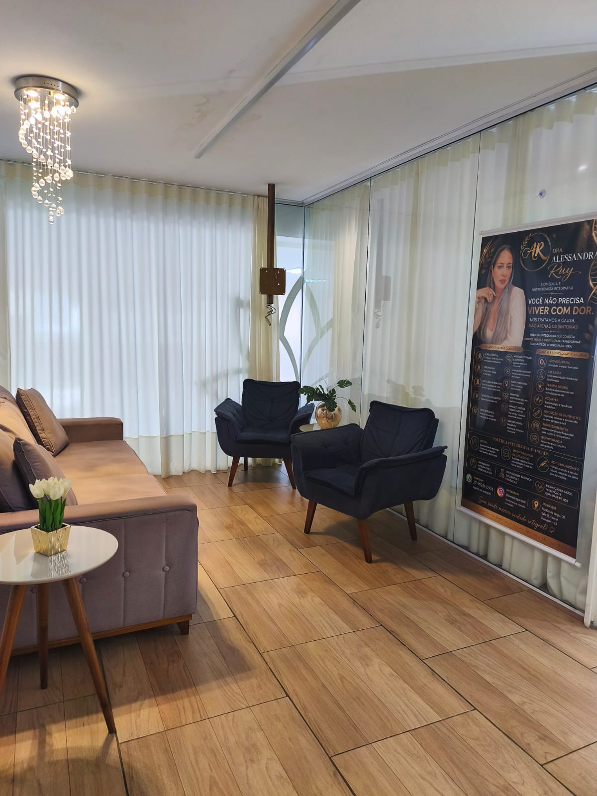 Recepção acolhedora da clínica em Guarapari